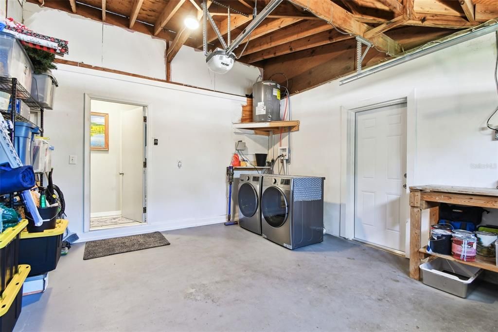 Active With Contract: $407,700 (3 beds, 2 baths, 1230 Square Feet)