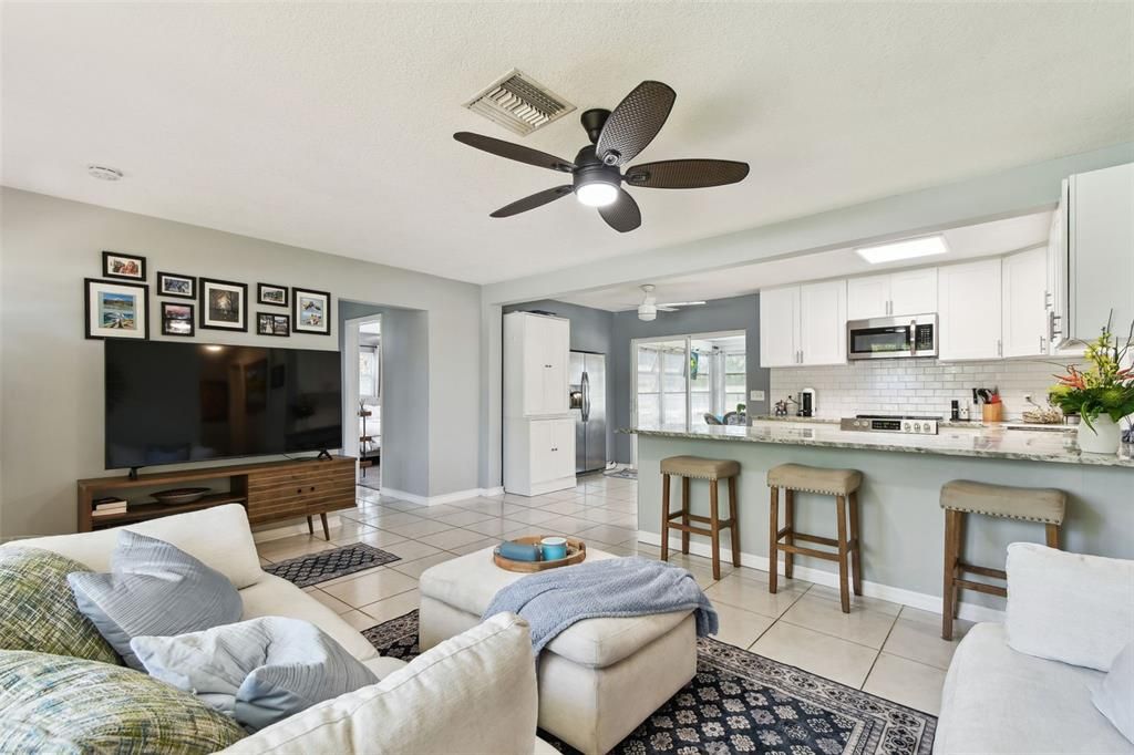 Active With Contract: $407,700 (3 beds, 2 baths, 1230 Square Feet)