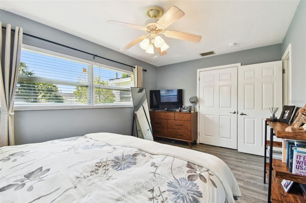 Active With Contract: $407,700 (3 beds, 2 baths, 1230 Square Feet)