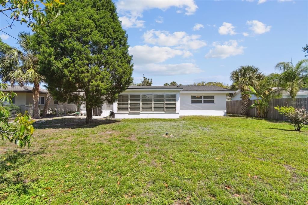 Active With Contract: $407,700 (3 beds, 2 baths, 1230 Square Feet)