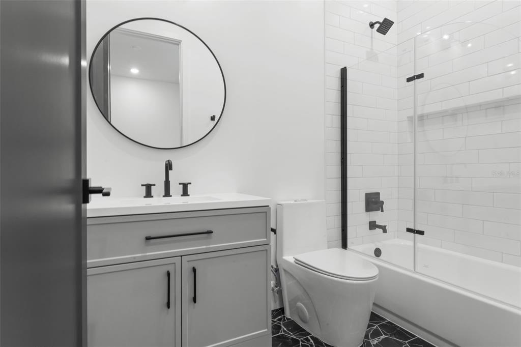 待售: $1,124,990 (6 贝兹, 4 浴室, 3513 平方英尺)