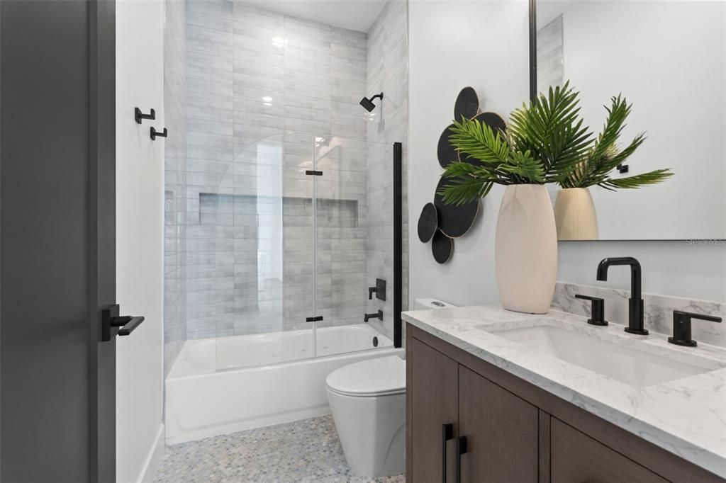 待售: $1,124,990 (6 贝兹, 4 浴室, 3513 平方英尺)