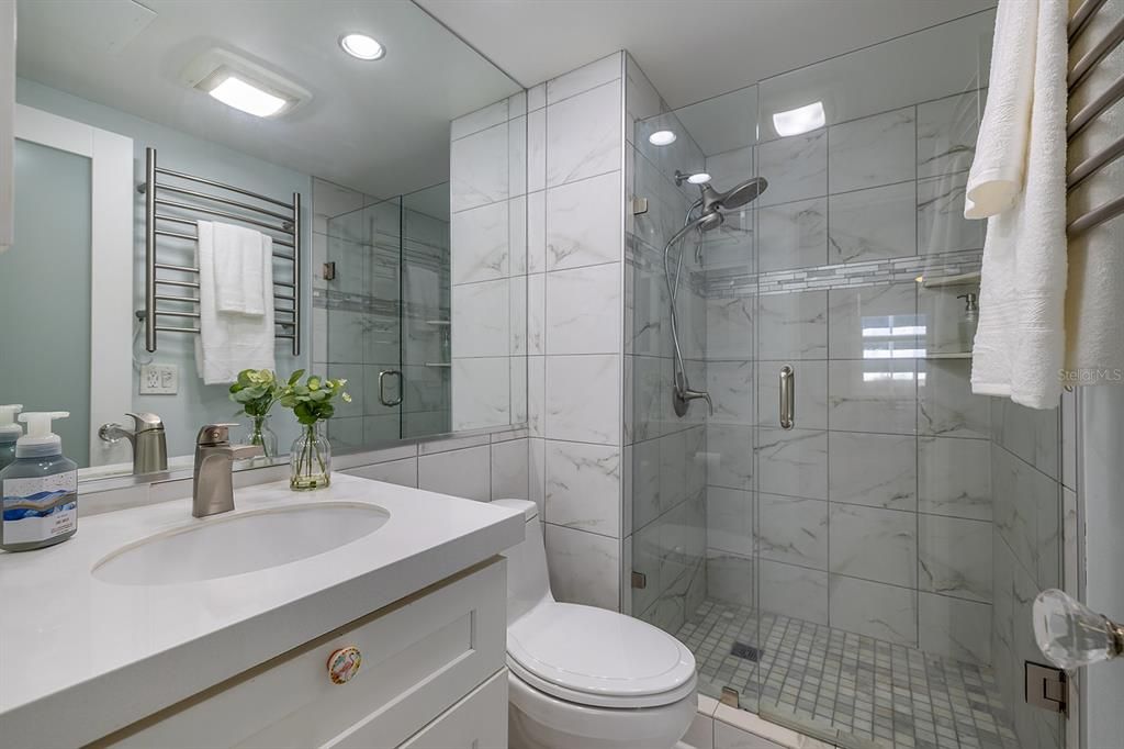 待售: $299,900 (2 贝兹, 2 浴室, 1058 平方英尺)