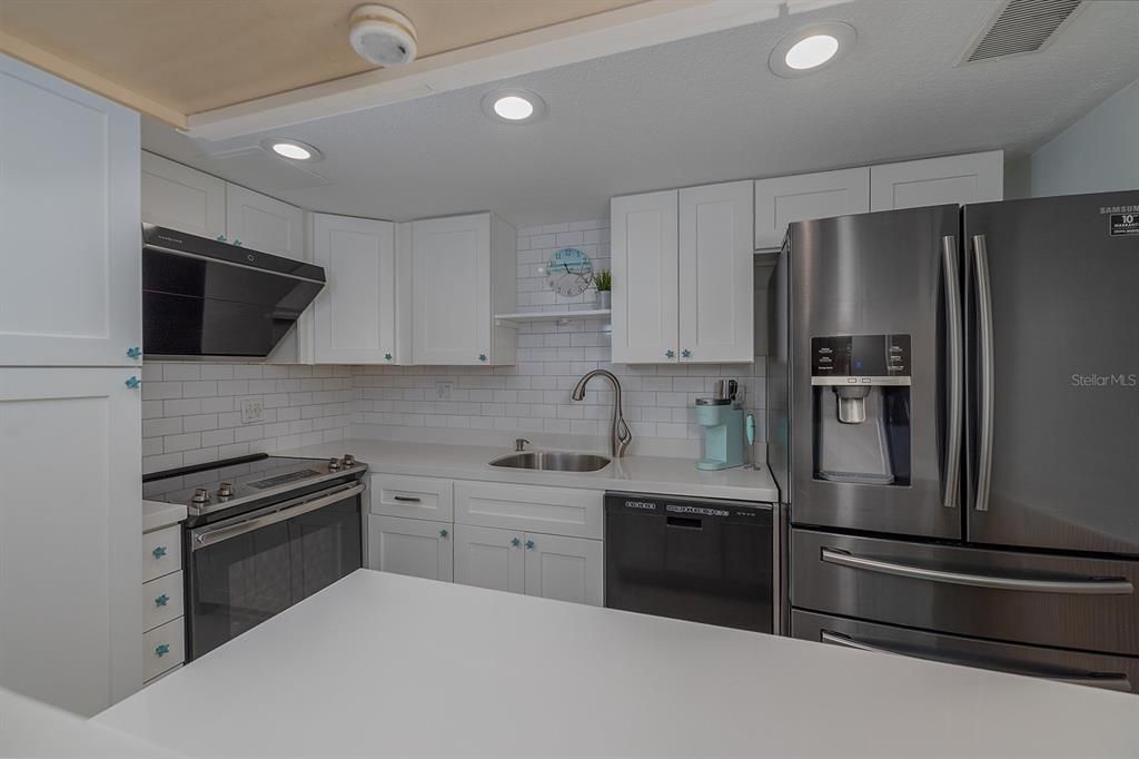 待售: $299,900 (2 贝兹, 2 浴室, 1058 平方英尺)