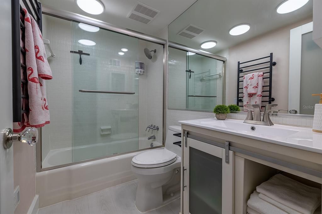 待售: $299,900 (2 贝兹, 2 浴室, 1058 平方英尺)