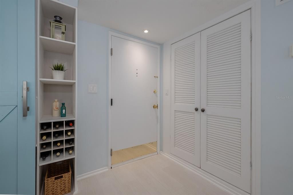 待售: $299,900 (2 贝兹, 2 浴室, 1058 平方英尺)