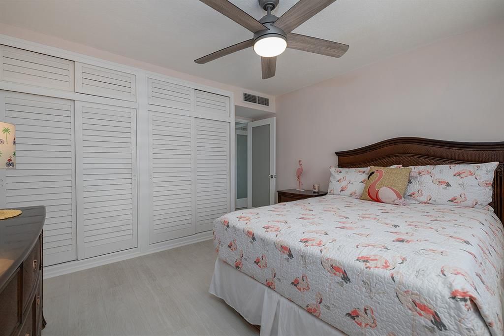 待售: $299,900 (2 贝兹, 2 浴室, 1058 平方英尺)