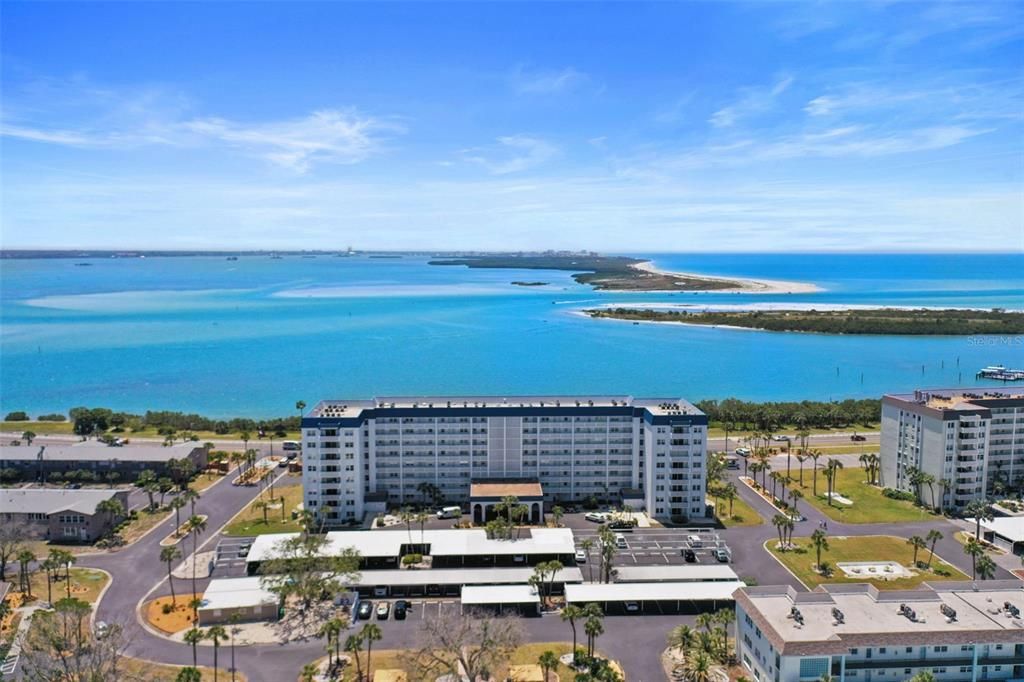 Recently Sold: $369,000 (2 beds, 2 baths, 975 Square Feet)