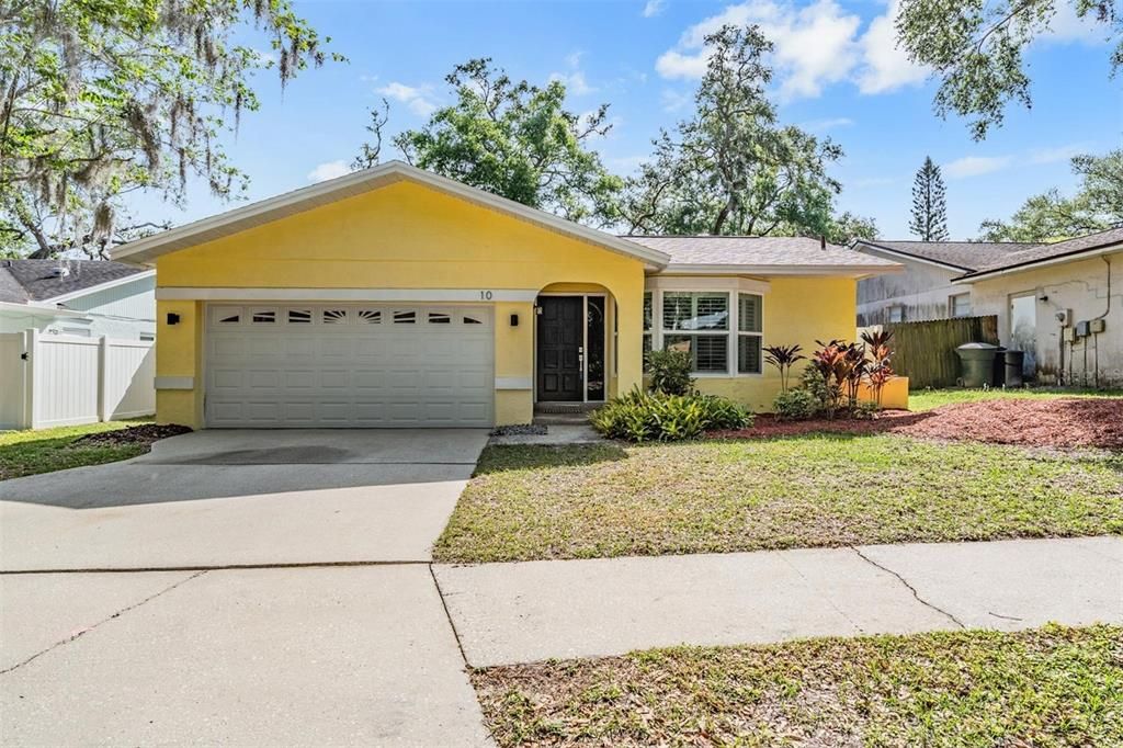 Recently Sold: $550,000 (3 beds, 2 baths, 1542 Square Feet)