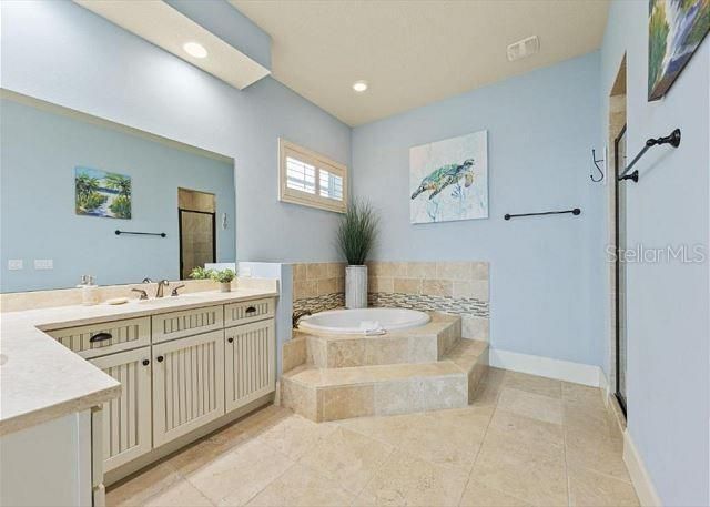 待售: $3,498,500 (7 贝兹, 6 浴室, 5158 平方英尺)