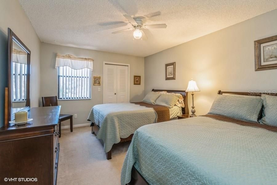 For Sale: $205,000 (2 beds, 2 baths, 909 Square Feet)