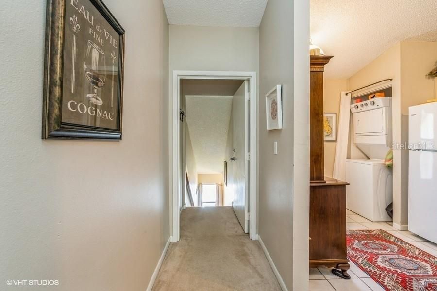 For Sale: $205,000 (2 beds, 2 baths, 909 Square Feet)