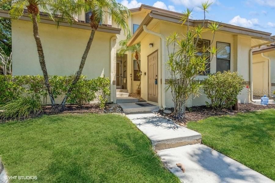 For Sale: $205,000 (2 beds, 2 baths, 909 Square Feet)