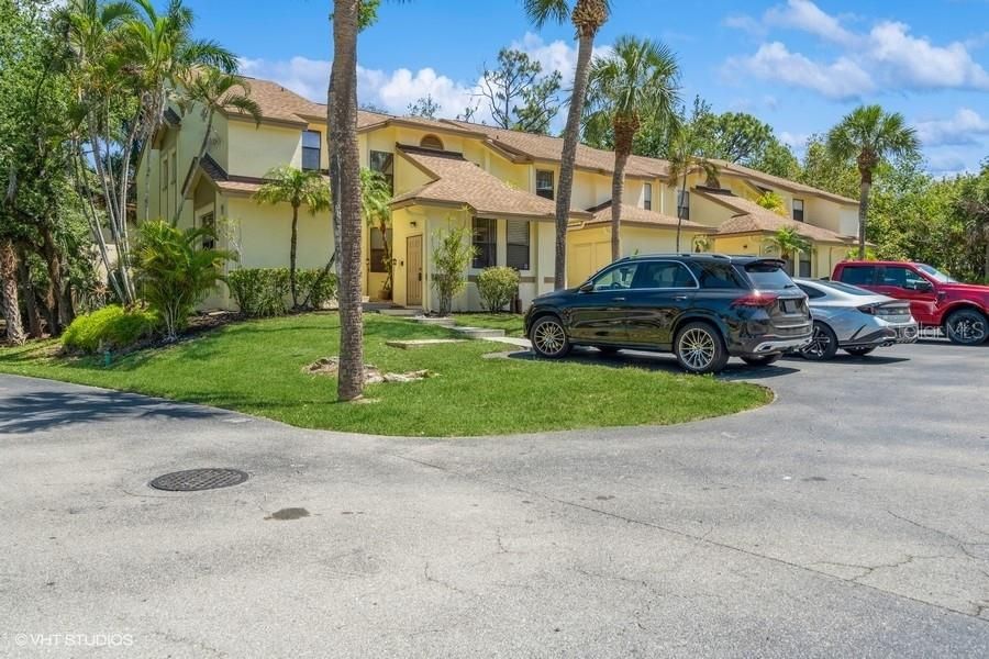 For Sale: $205,000 (2 beds, 2 baths, 909 Square Feet)