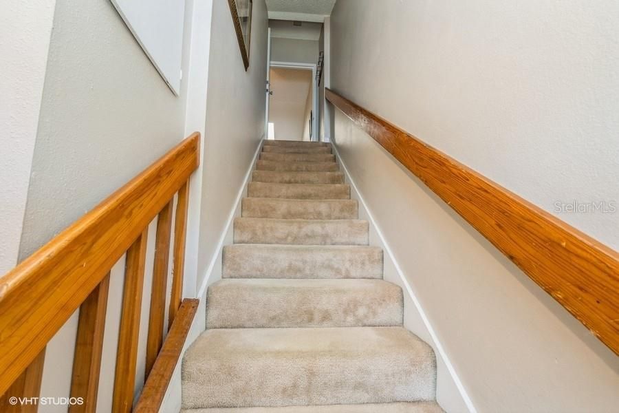 For Sale: $205,000 (2 beds, 2 baths, 909 Square Feet)