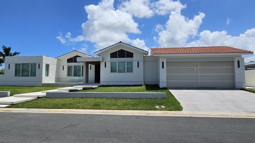 待售: $4,500,000 (5 贝兹, 6 浴室, 5800 平方英尺)