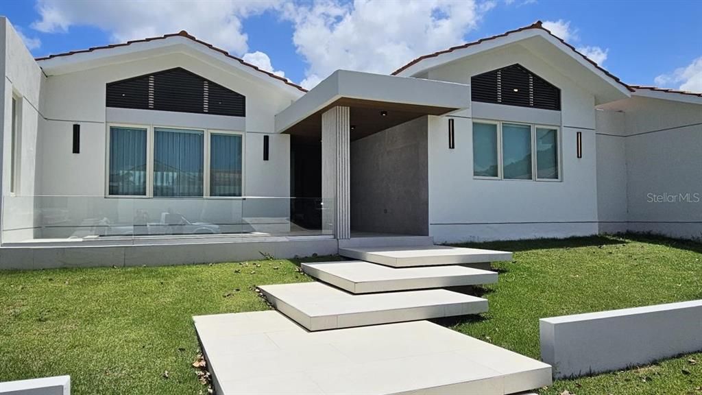 待售: $4,500,000 (5 贝兹, 6 浴室, 5800 平方英尺)