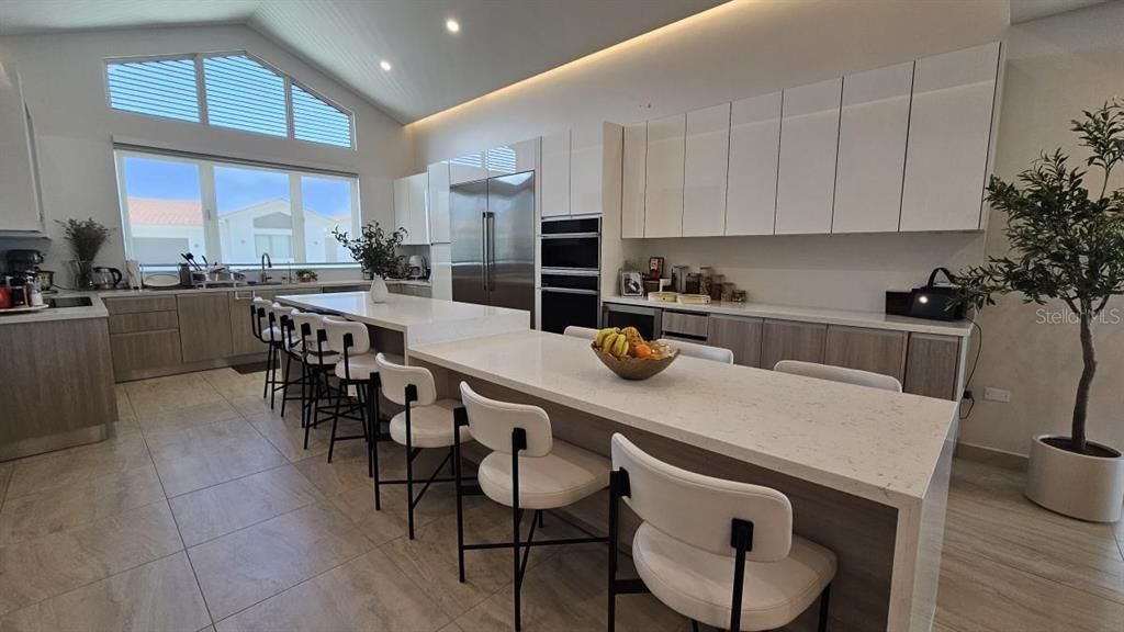 待售: $4,500,000 (5 贝兹, 6 浴室, 5800 平方英尺)