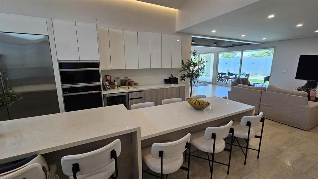 待售: $4,500,000 (5 贝兹, 6 浴室, 5800 平方英尺)