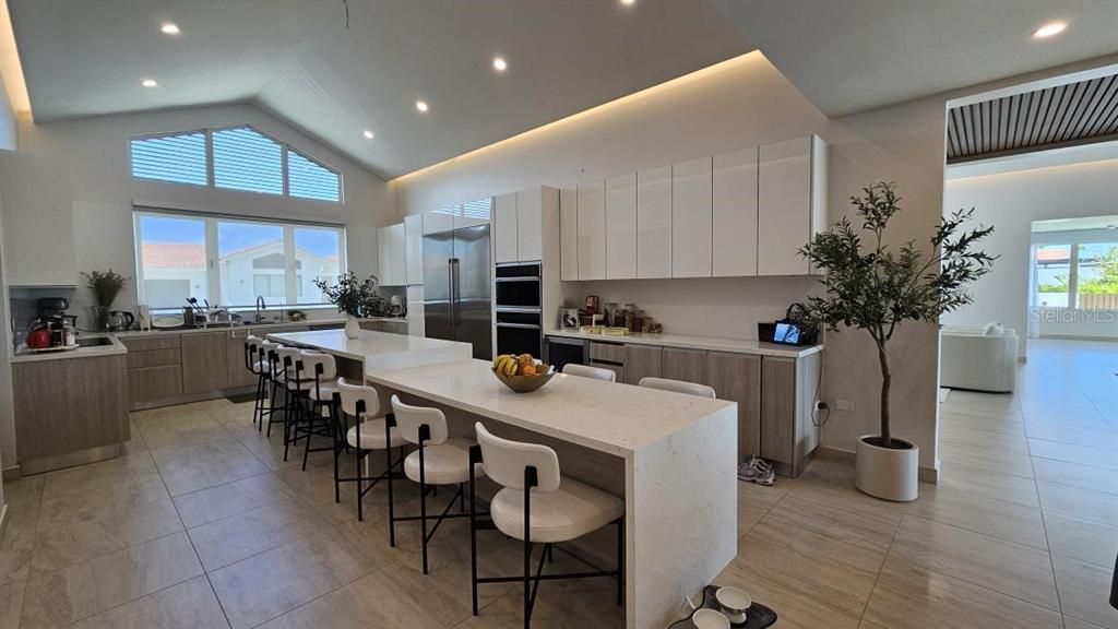 待售: $4,500,000 (5 贝兹, 6 浴室, 5800 平方英尺)