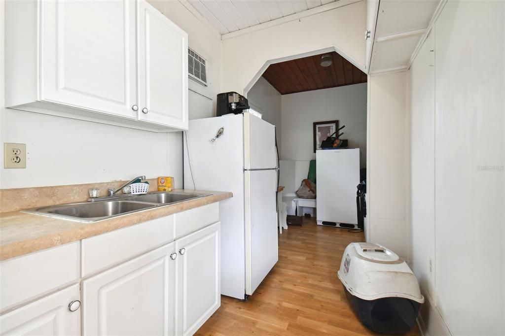 Activo con contrato: $310,000 (3 camas, 2 baños, 1456 Pies cuadrados)