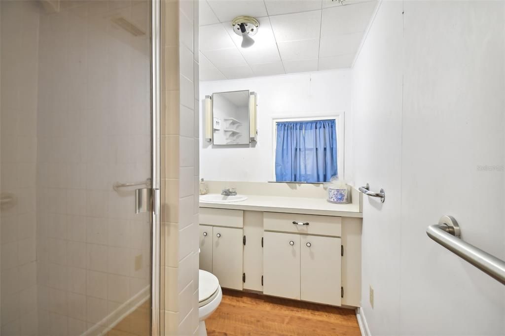 Activo con contrato: $310,000 (3 camas, 2 baños, 1456 Pies cuadrados)