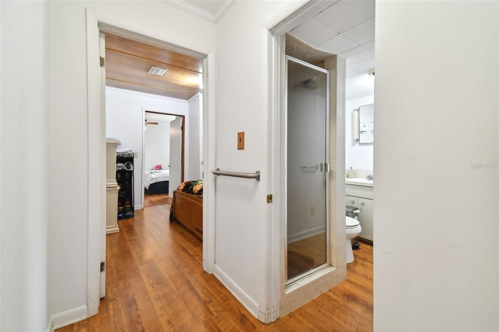 Activo con contrato: $310,000 (3 camas, 2 baños, 1456 Pies cuadrados)