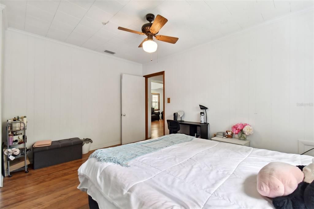 Activo con contrato: $310,000 (3 camas, 2 baños, 1456 Pies cuadrados)