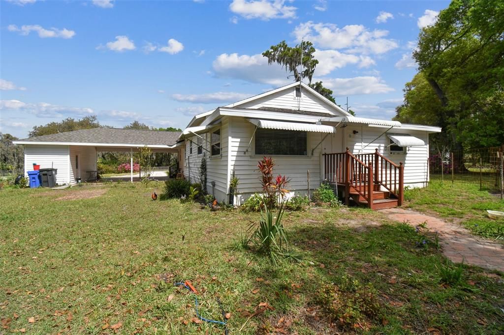 Activo con contrato: $310,000 (3 camas, 2 baños, 1456 Pies cuadrados)