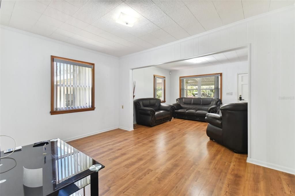 Activo con contrato: $310,000 (3 camas, 2 baños, 1456 Pies cuadrados)