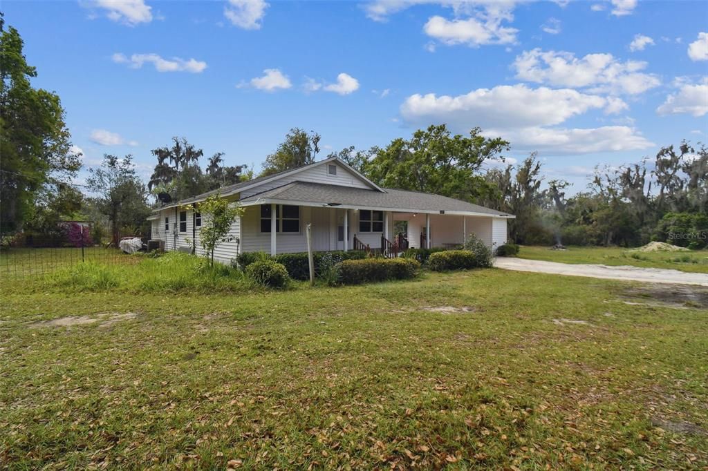 Activo con contrato: $310,000 (3 camas, 2 baños, 1456 Pies cuadrados)