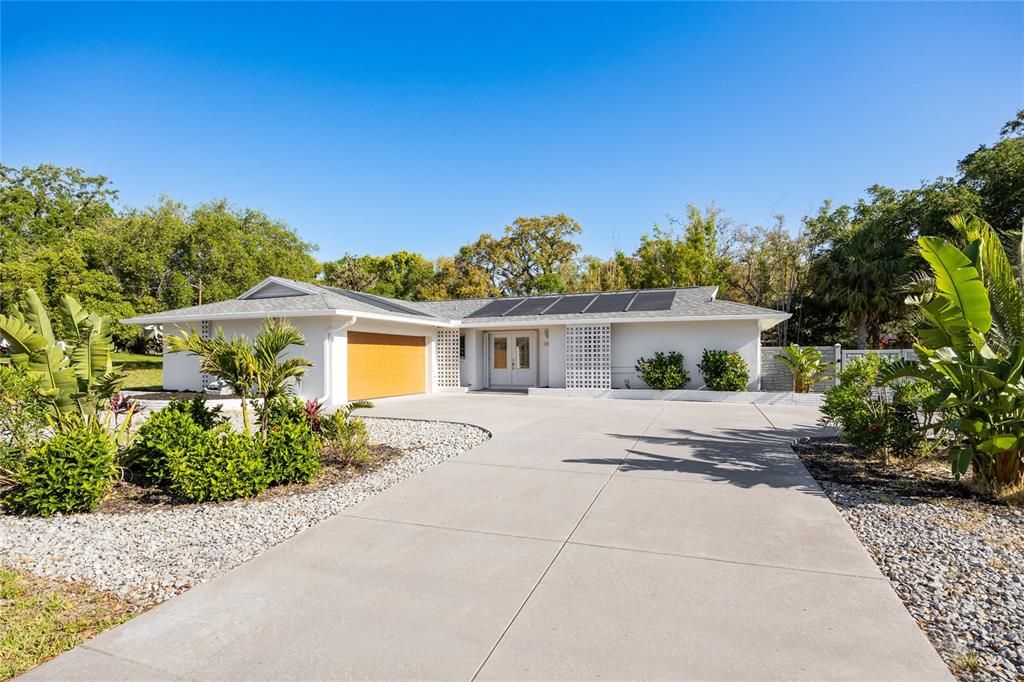 Recently Sold: $750,000 (3 beds, 2 baths, 1638 Square Feet)