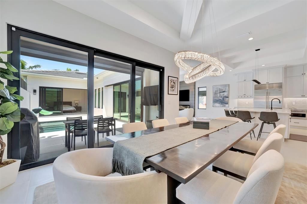 For Sale: $1,025,000 (3 beds, 2 baths, 2354 Square Feet)