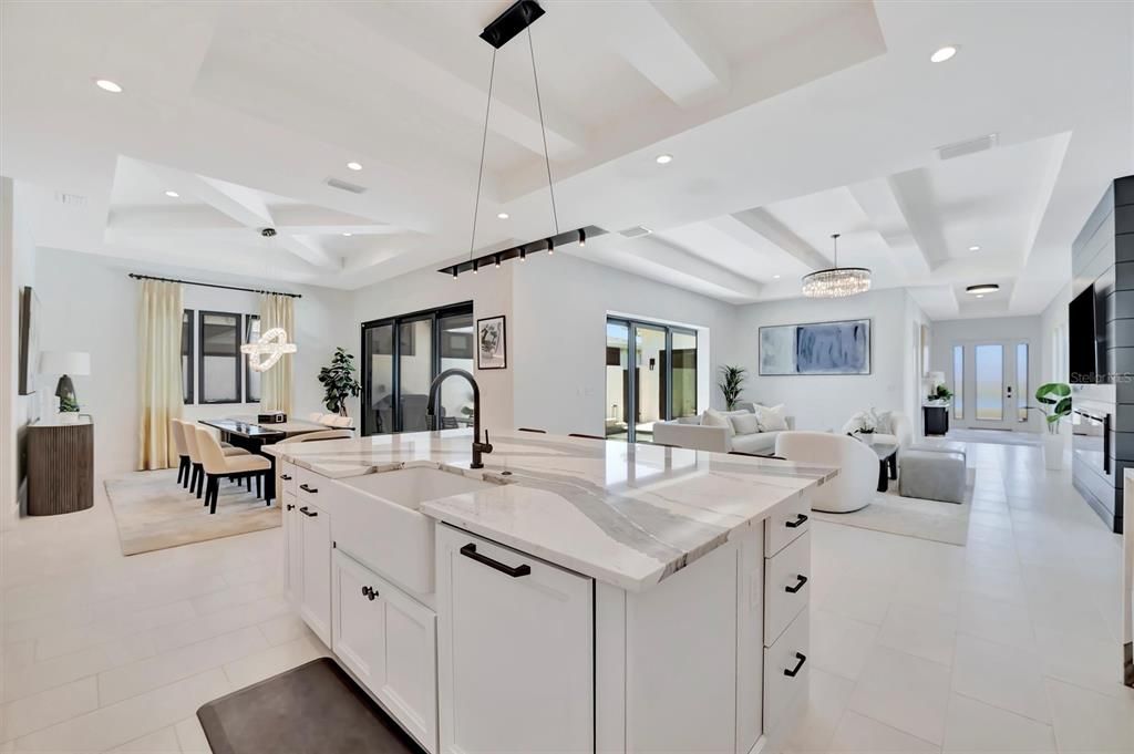 For Sale: $1,025,000 (3 beds, 2 baths, 2354 Square Feet)