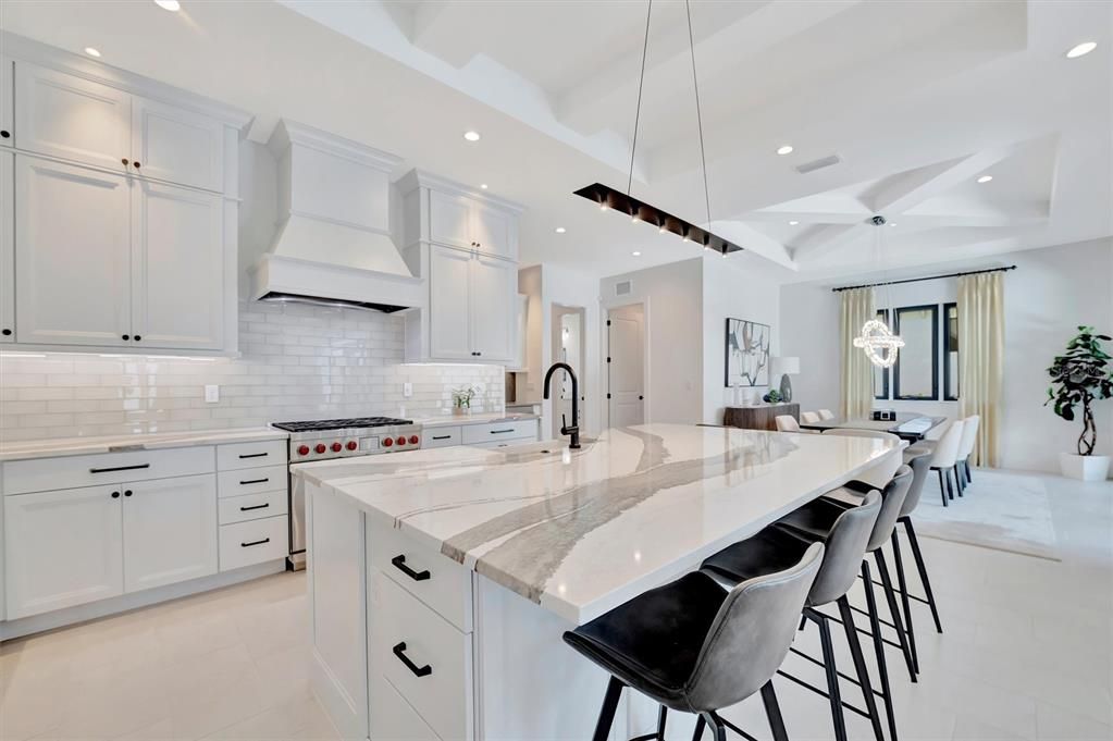 For Sale: $1,025,000 (3 beds, 2 baths, 2354 Square Feet)