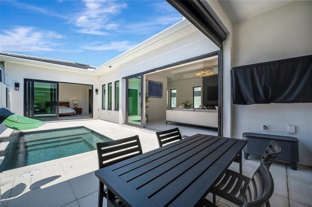 For Sale: $1,025,000 (3 beds, 2 baths, 2354 Square Feet)