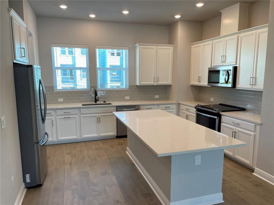 For Rent: $3,600 (3 beds, 3 baths, 2032 Square Feet)