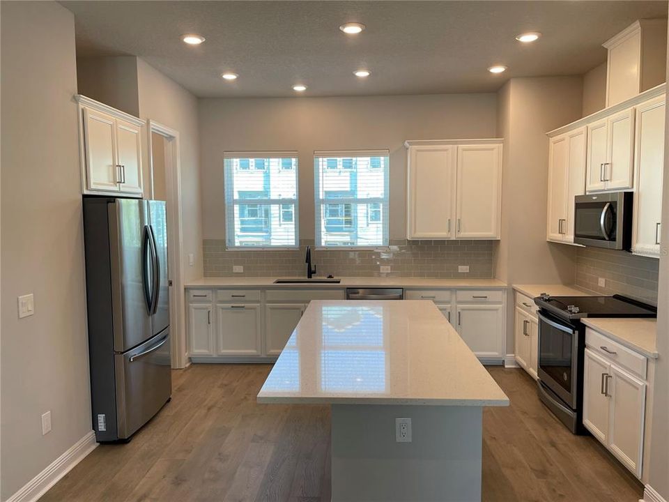 For Rent: $3,600 (3 beds, 3 baths, 2032 Square Feet)