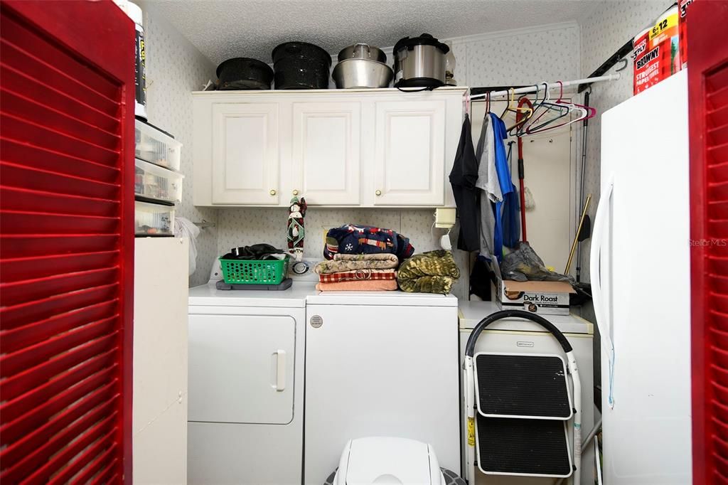 For Sale: $179,000 (2 beds, 2 baths, 1463 Square Feet)