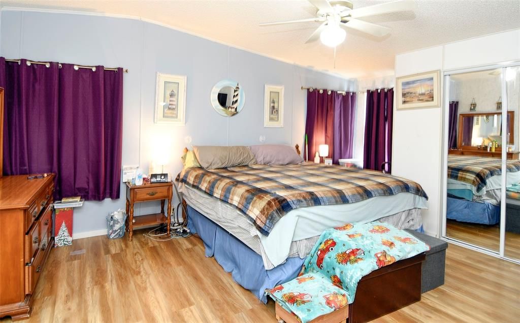 For Sale: $179,000 (2 beds, 2 baths, 1463 Square Feet)