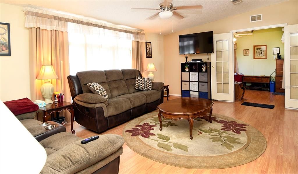 For Sale: $179,000 (2 beds, 2 baths, 1463 Square Feet)