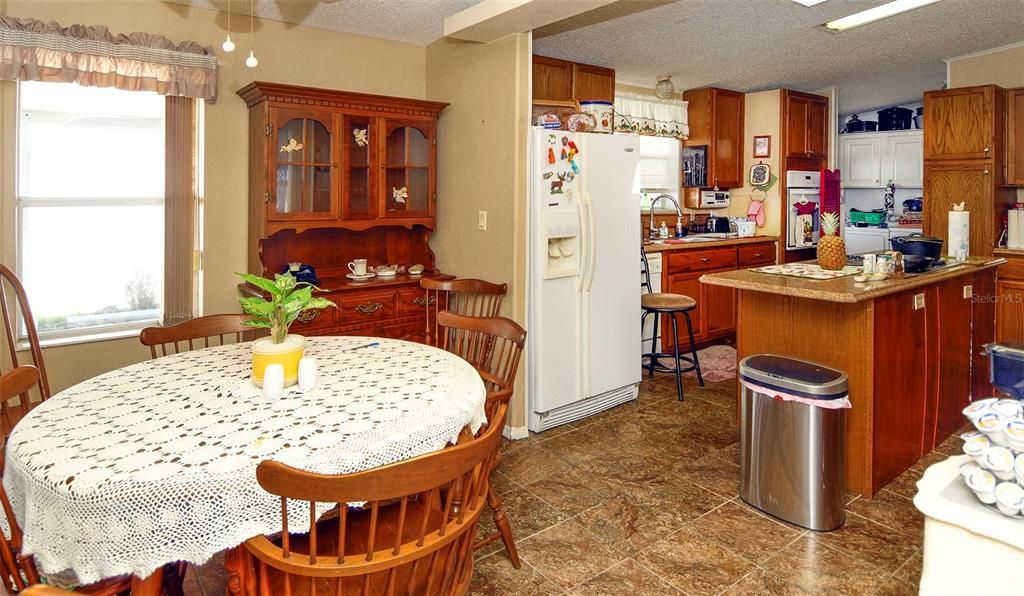 For Sale: $179,000 (2 beds, 2 baths, 1463 Square Feet)