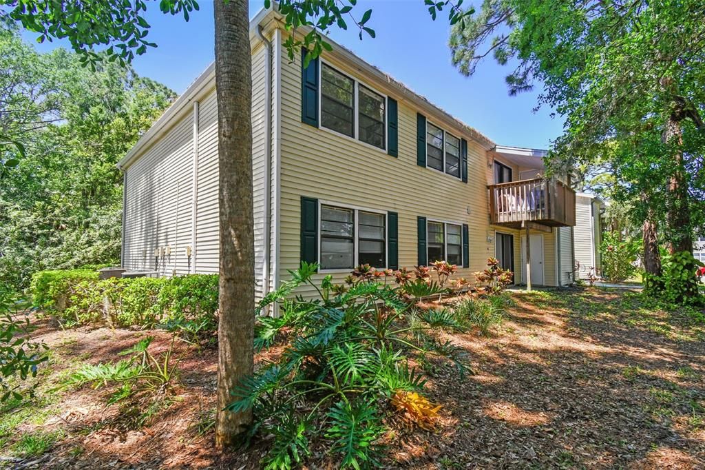 For Sale: $169,000 (2 beds, 2 baths, 915 Square Feet)