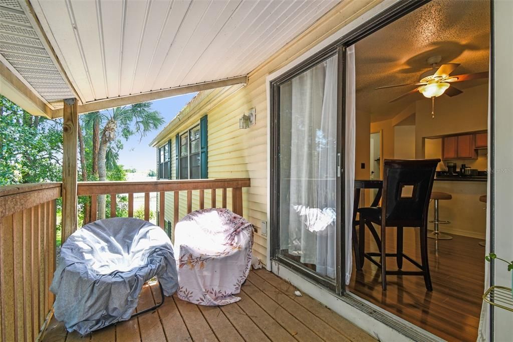 For Sale: $169,000 (2 beds, 2 baths, 915 Square Feet)