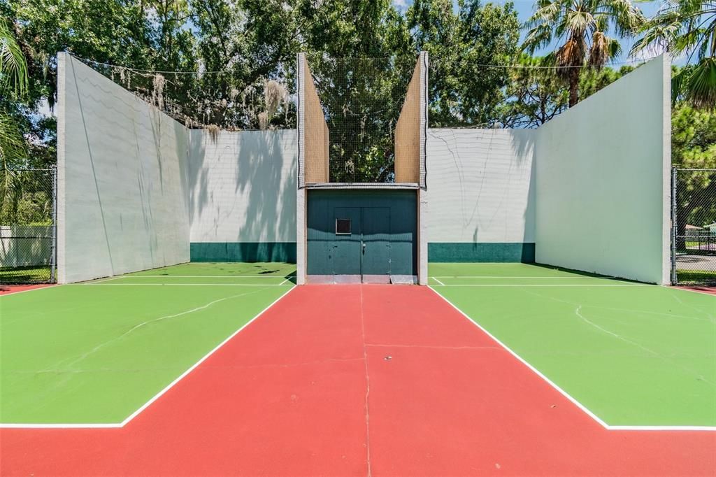 For Sale: $169,000 (2 beds, 2 baths, 915 Square Feet)