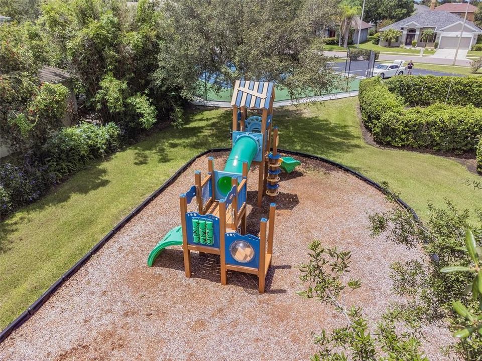 For Sale: $169,000 (2 beds, 2 baths, 915 Square Feet)