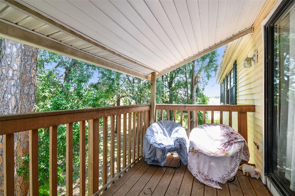 For Sale: $169,000 (2 beds, 2 baths, 915 Square Feet)