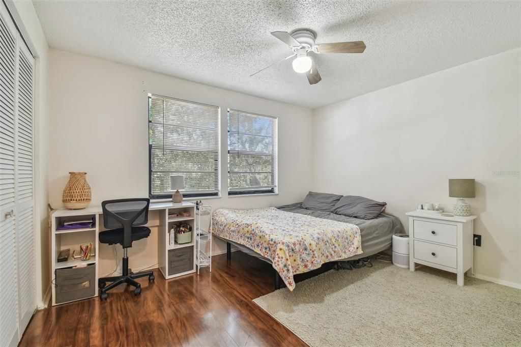 For Sale: $169,000 (2 beds, 2 baths, 915 Square Feet)