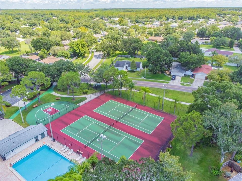 For Sale: $169,000 (2 beds, 2 baths, 915 Square Feet)