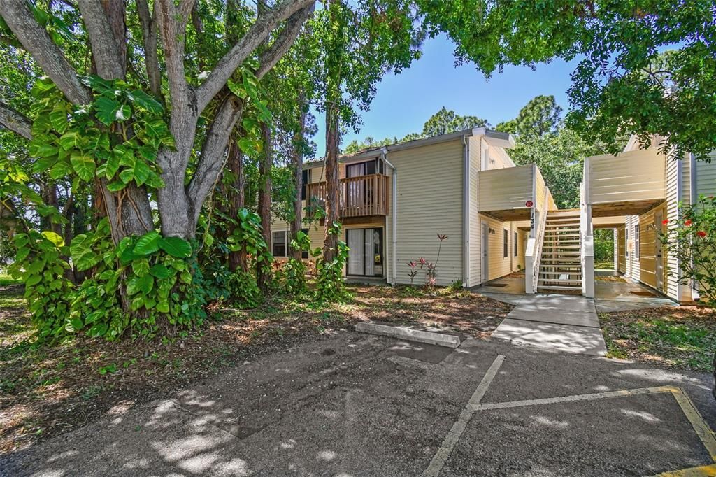 For Sale: $169,000 (2 beds, 2 baths, 915 Square Feet)